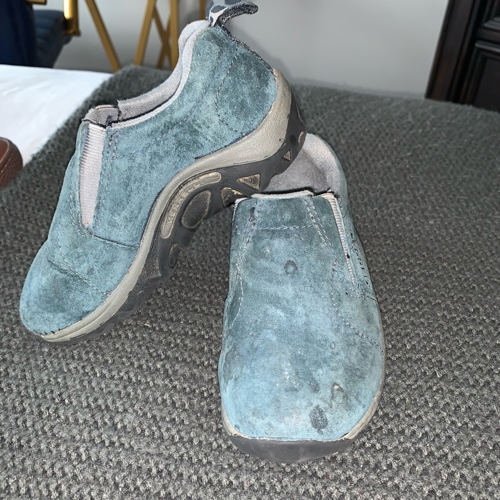 Guc Merrel shoes.